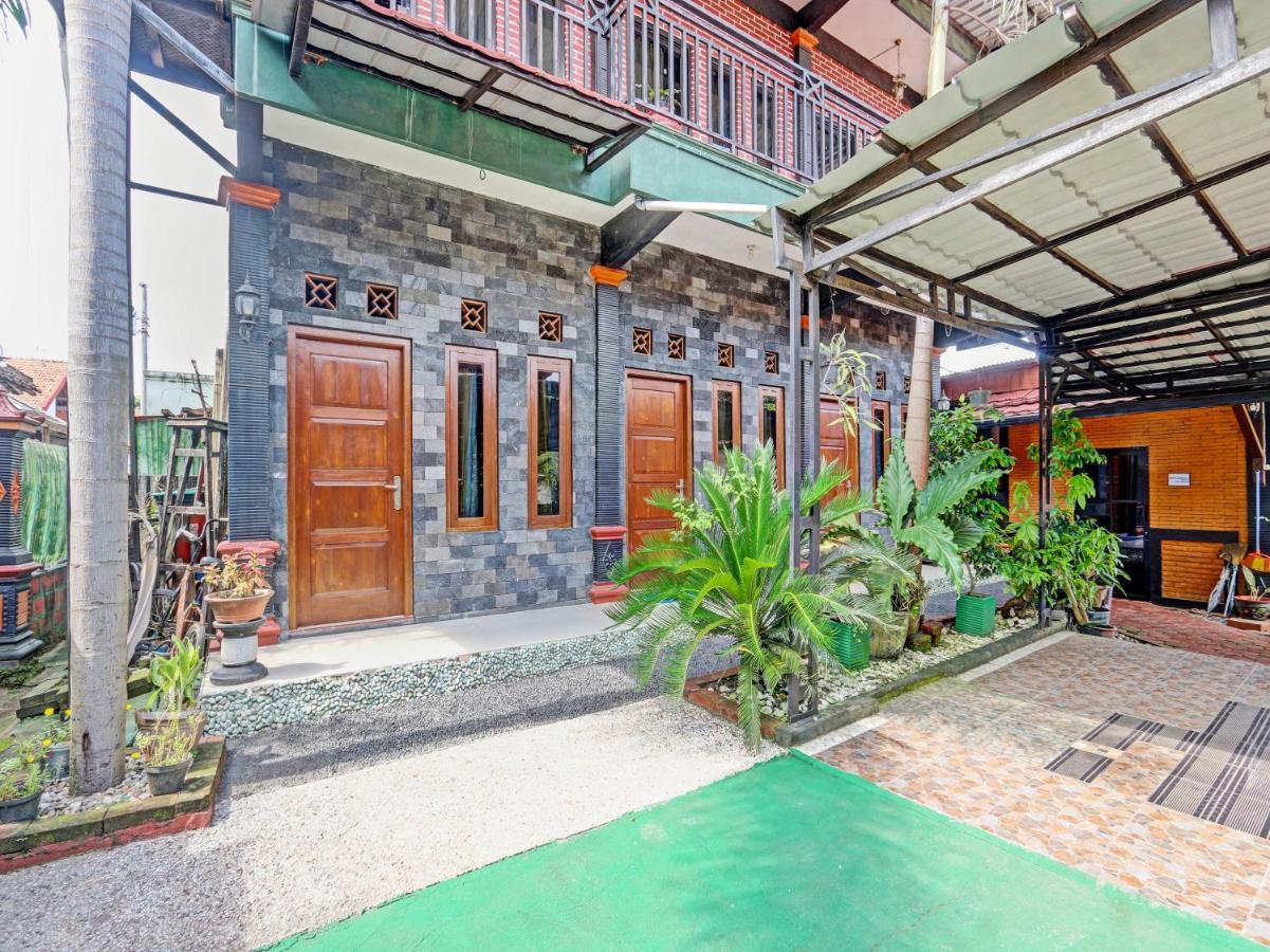 Spot On 91337 Pandu Homestay Klaten Wonogiri Экстерьер фото
